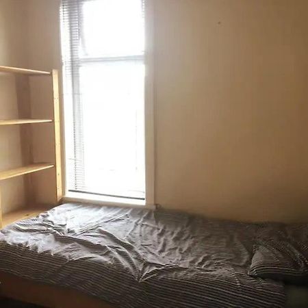 Single Room - Town & University Nearby, 24H Bus, Airport-Linked แมนเชสเตอร์ ภายนอก รูปภาพ